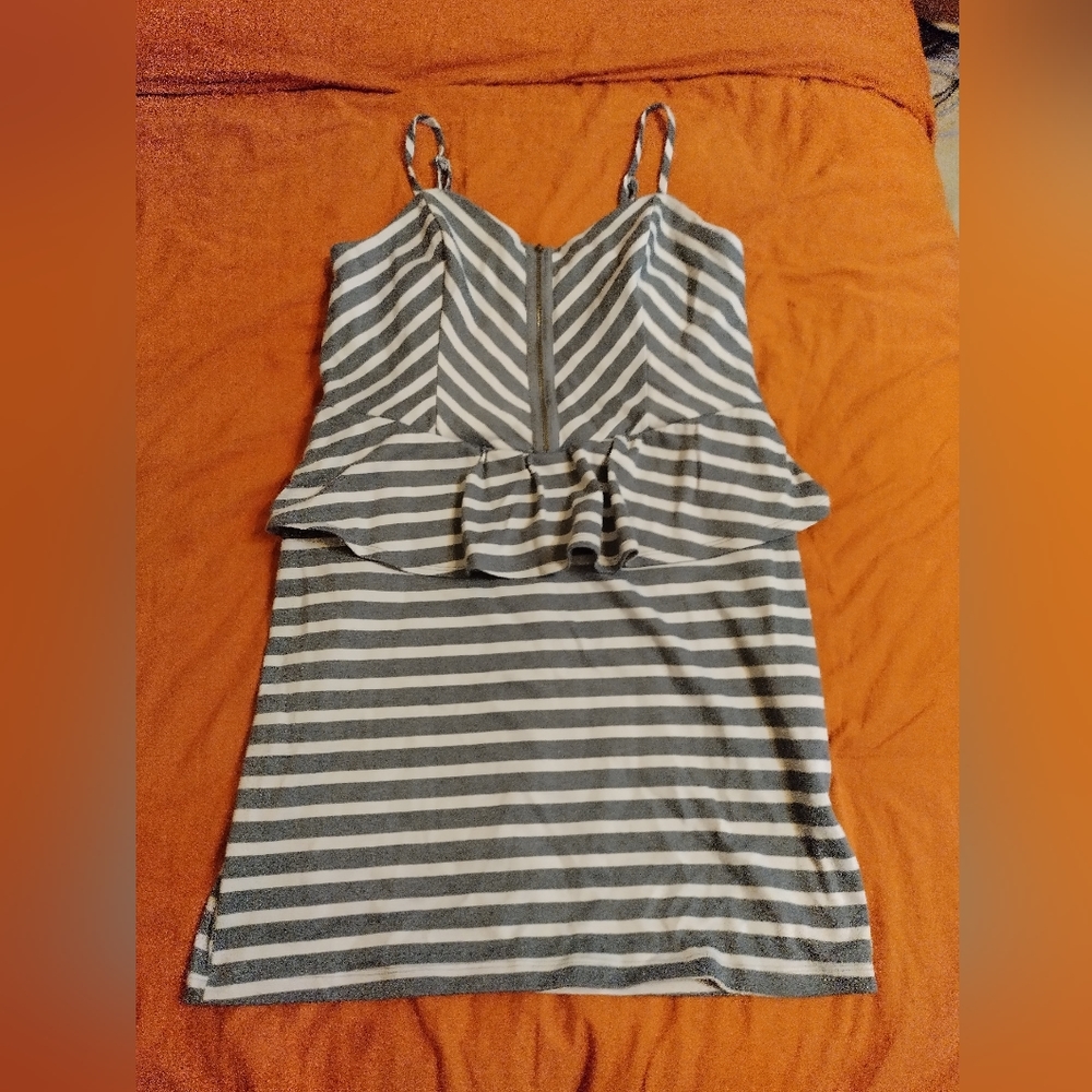 Women's eyeshadow brand dress